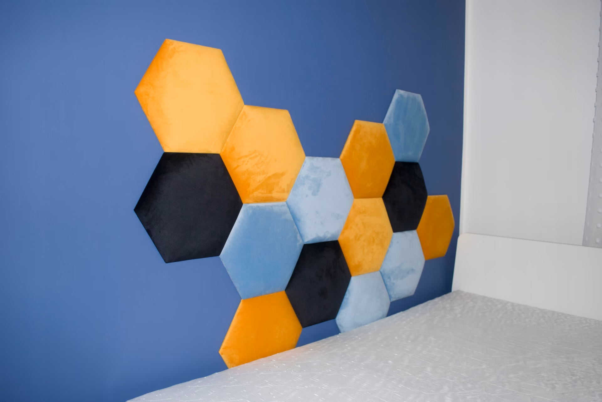 Czy panele tapicerowane wyciszają pomieszczenie?