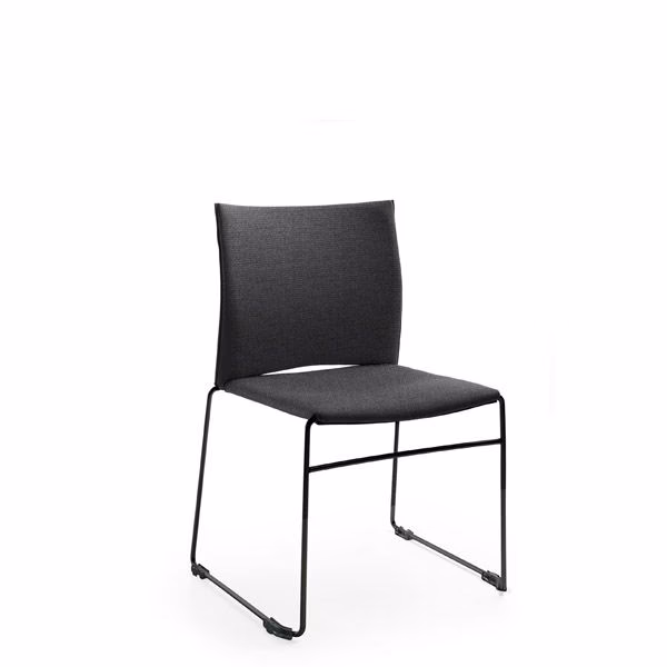 Jakie krzesła wybrać do salonu?