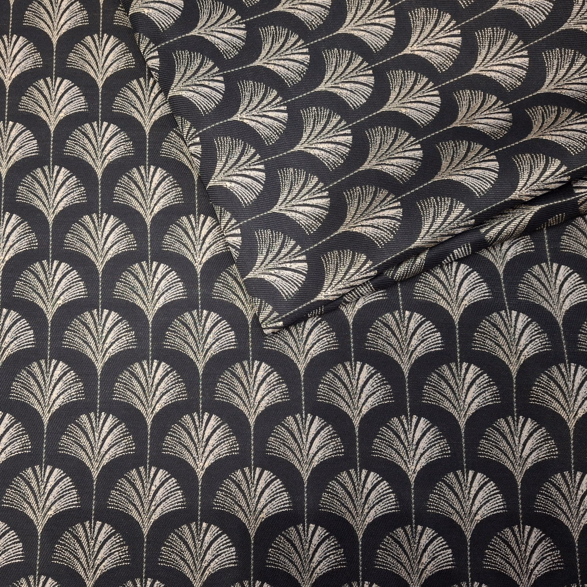 Jak odnowić stare krzesło tapicerowane?