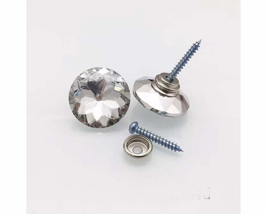 Gdzie kupić dobrej jakości guziki do tapicerki?