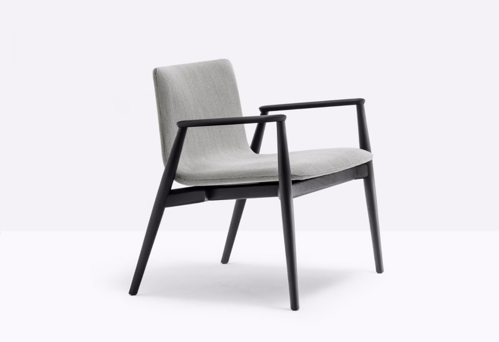 Czym czyścić krzesła tapicerowane?