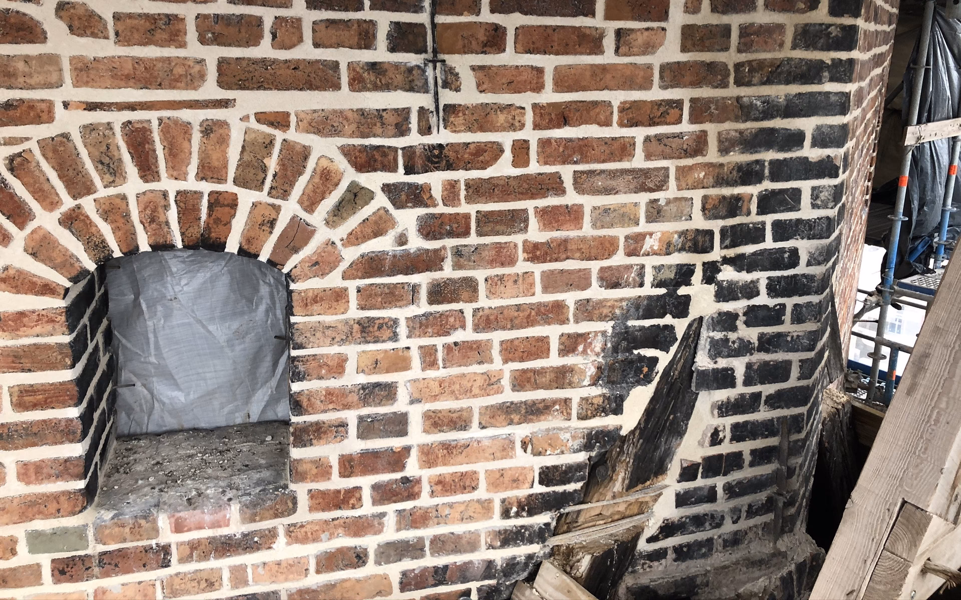 Czym wyczyścić bardzo brudną tapicerkę?