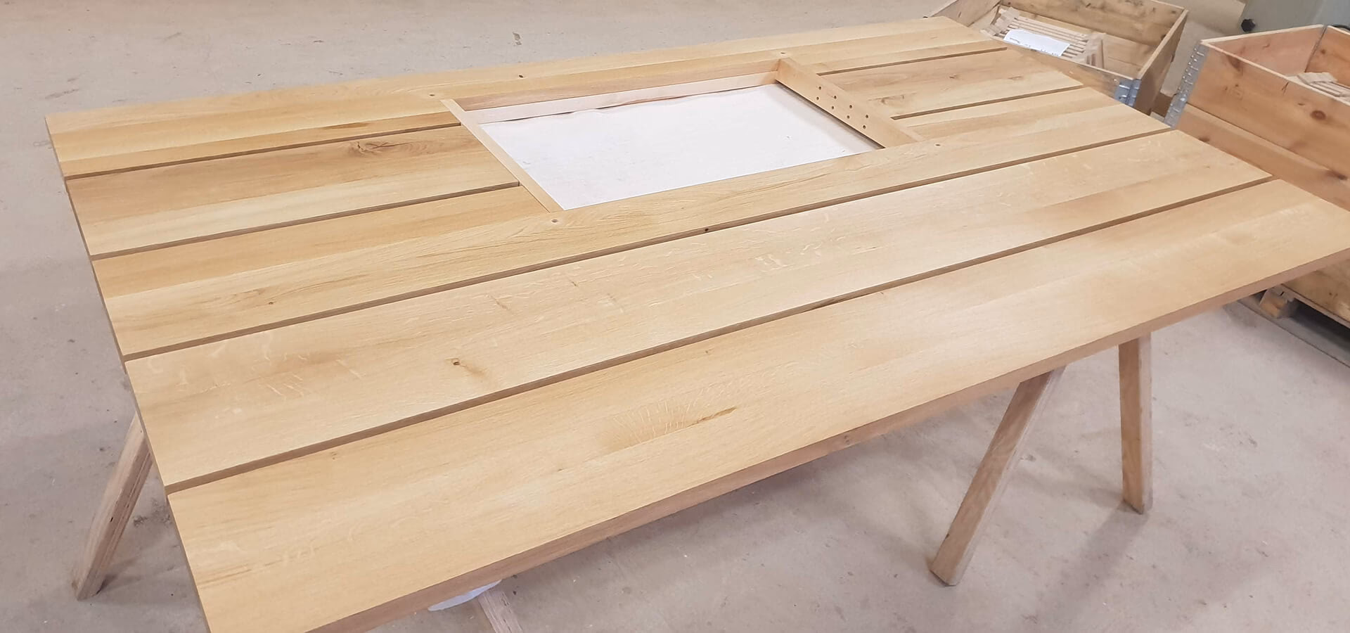 Jakie narzędzia są potrzebne do tapicerowania mebli?