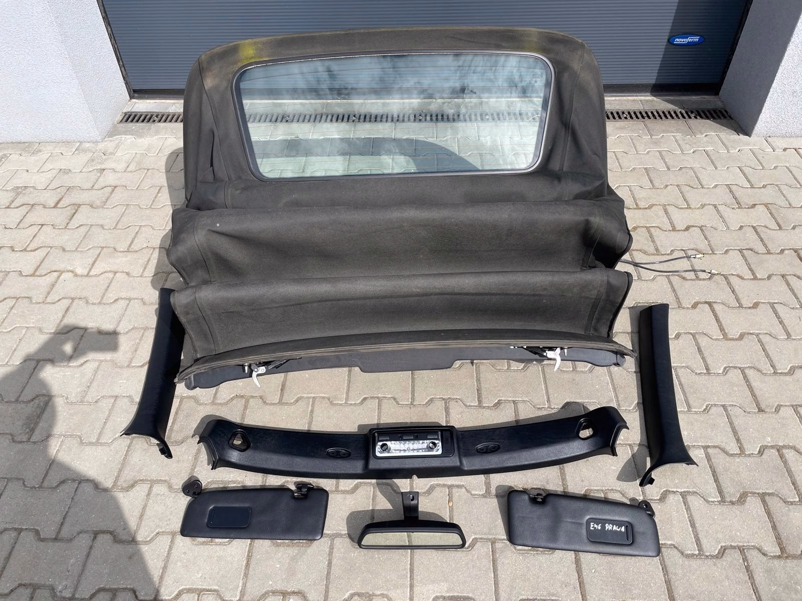 Jak zdjąć podsufitkę BMW E46?