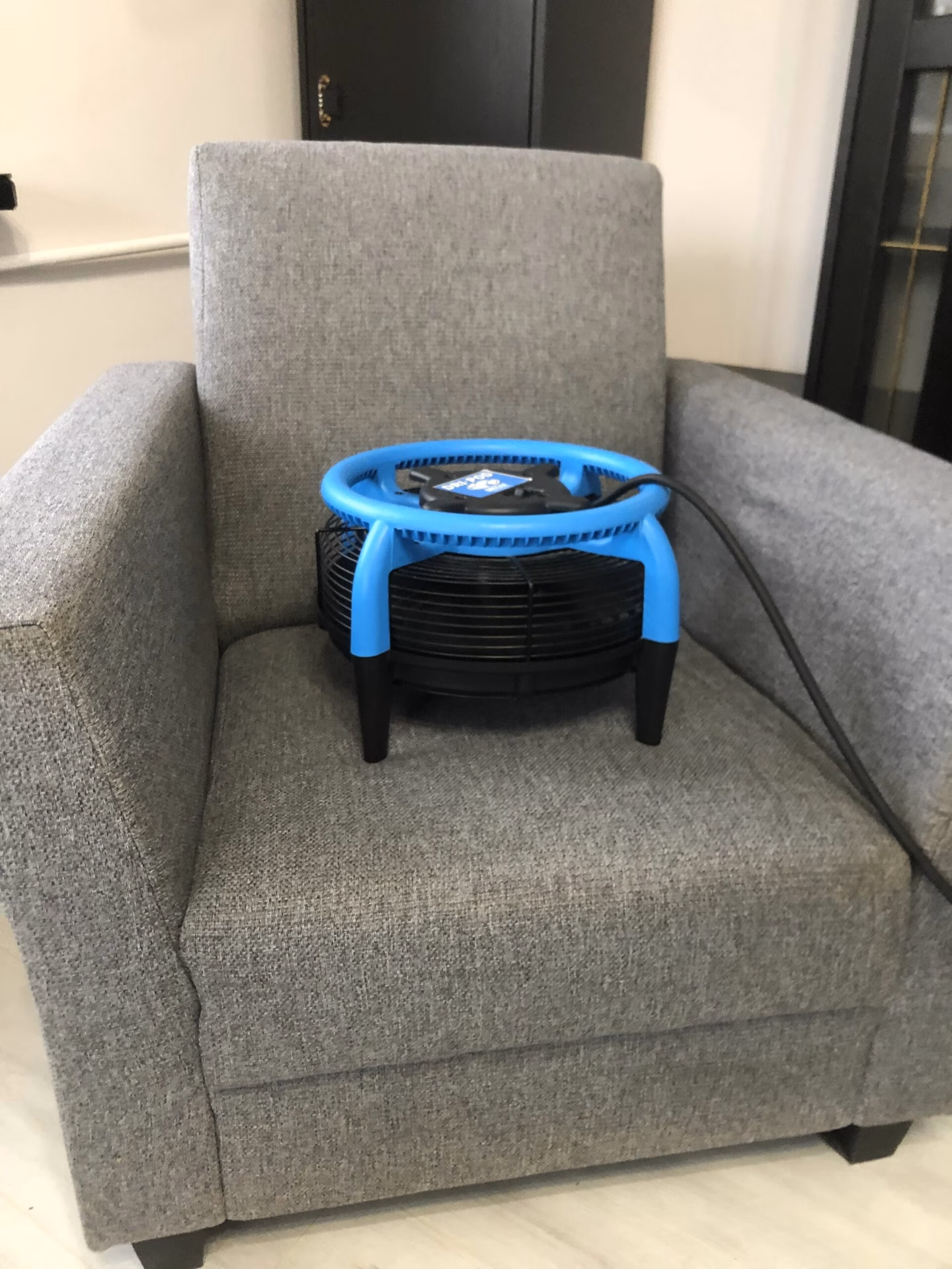 Czym czyścić tapicerkę z mikrofibry?