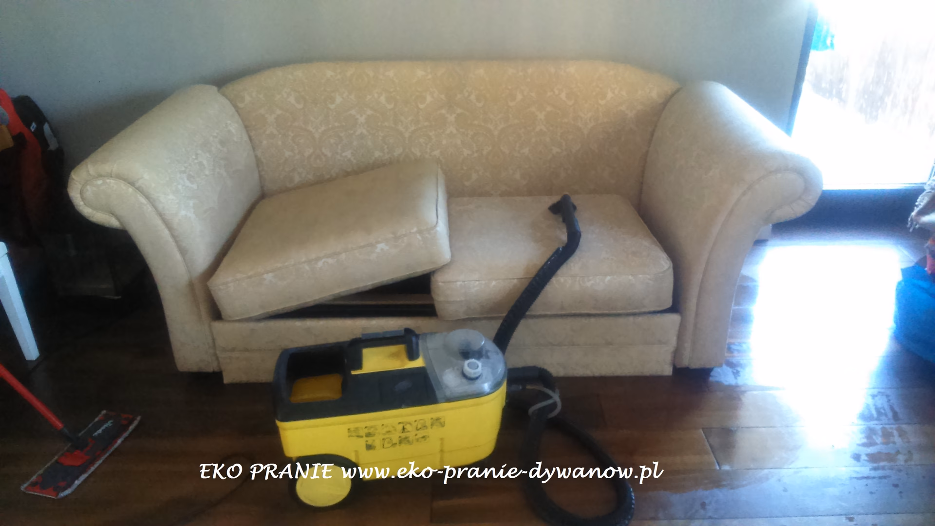 Jak często prać tapicerkę meblową?