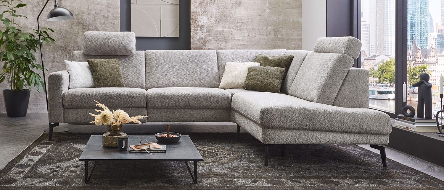 Jakie są najważniejsze cechy mebli tapicerowanych nowoczesnych?