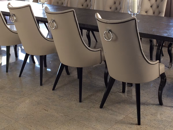 Czy w Kalwarii Zebrzydowskiej są sklepy z meblami?