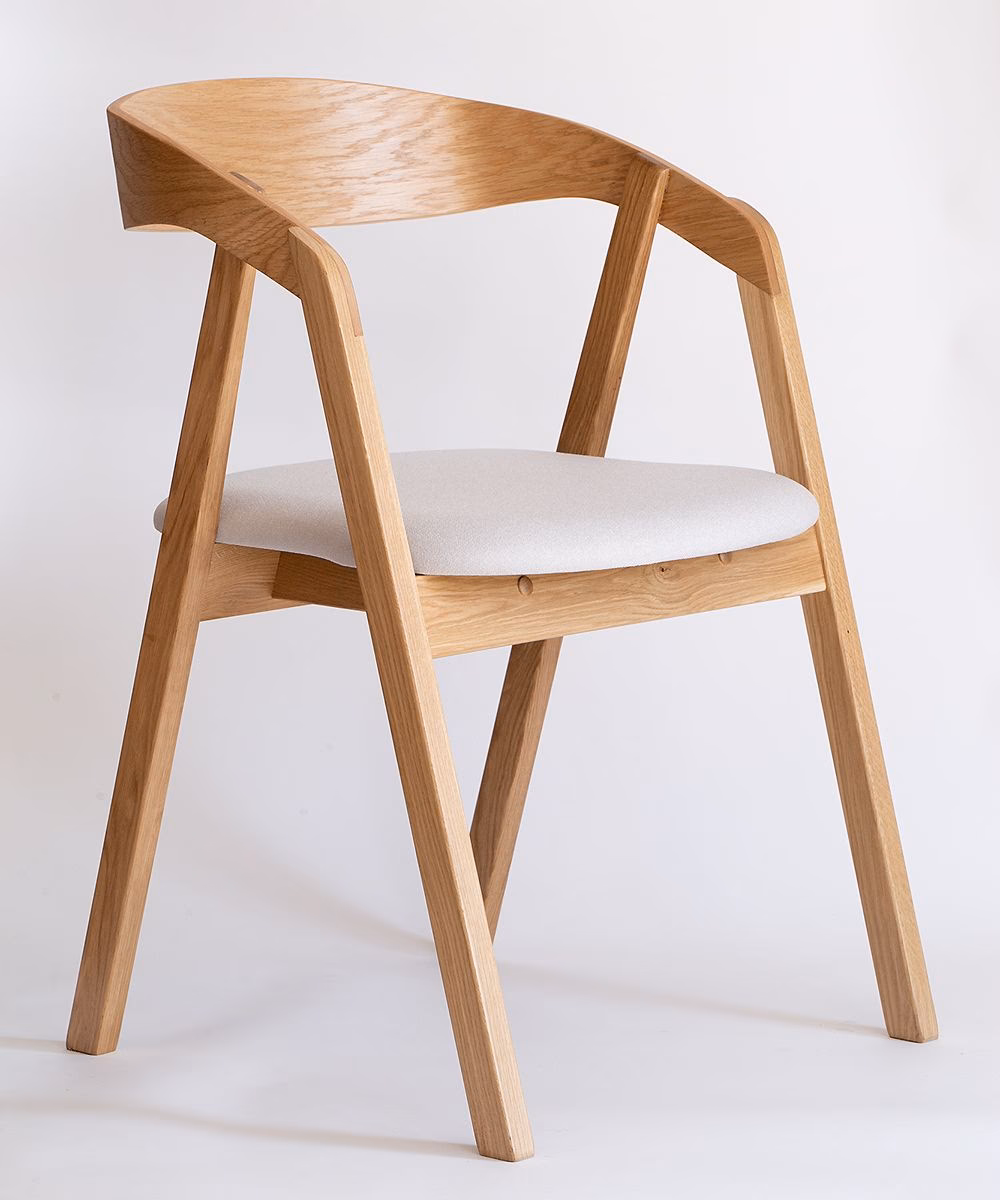 Czy warto kupić krzesła tapicerowane od producenta?