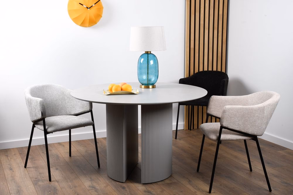 Czy producent mebli tapicerowanych Argos oferuje meble na wymiar?