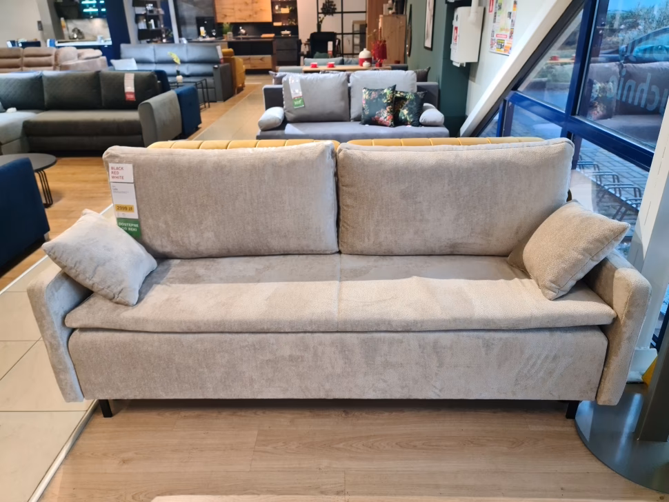 Czy w Stalowej Woli są producenci mebli tapicerowanych oferujący meble na wymiar?