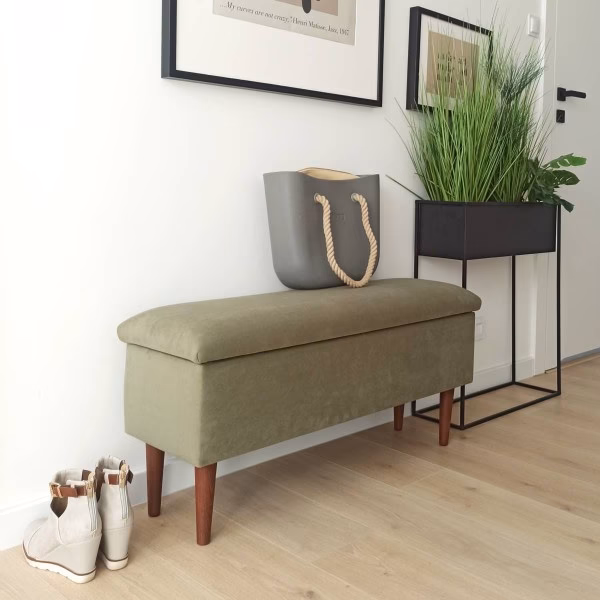 Jaka jest cena pufy tapicerowanej welurem?