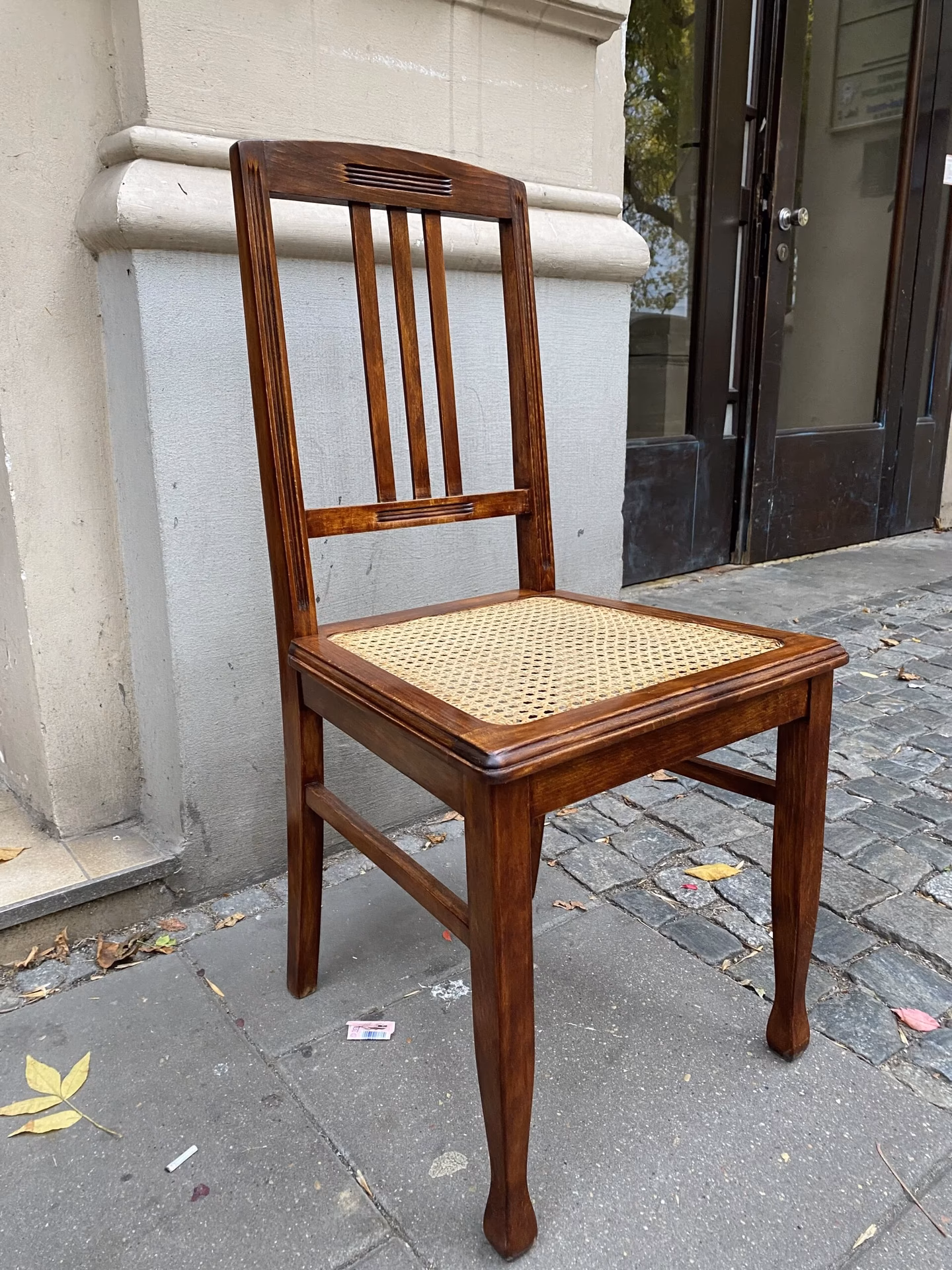 Jak samemu obić krzesło?