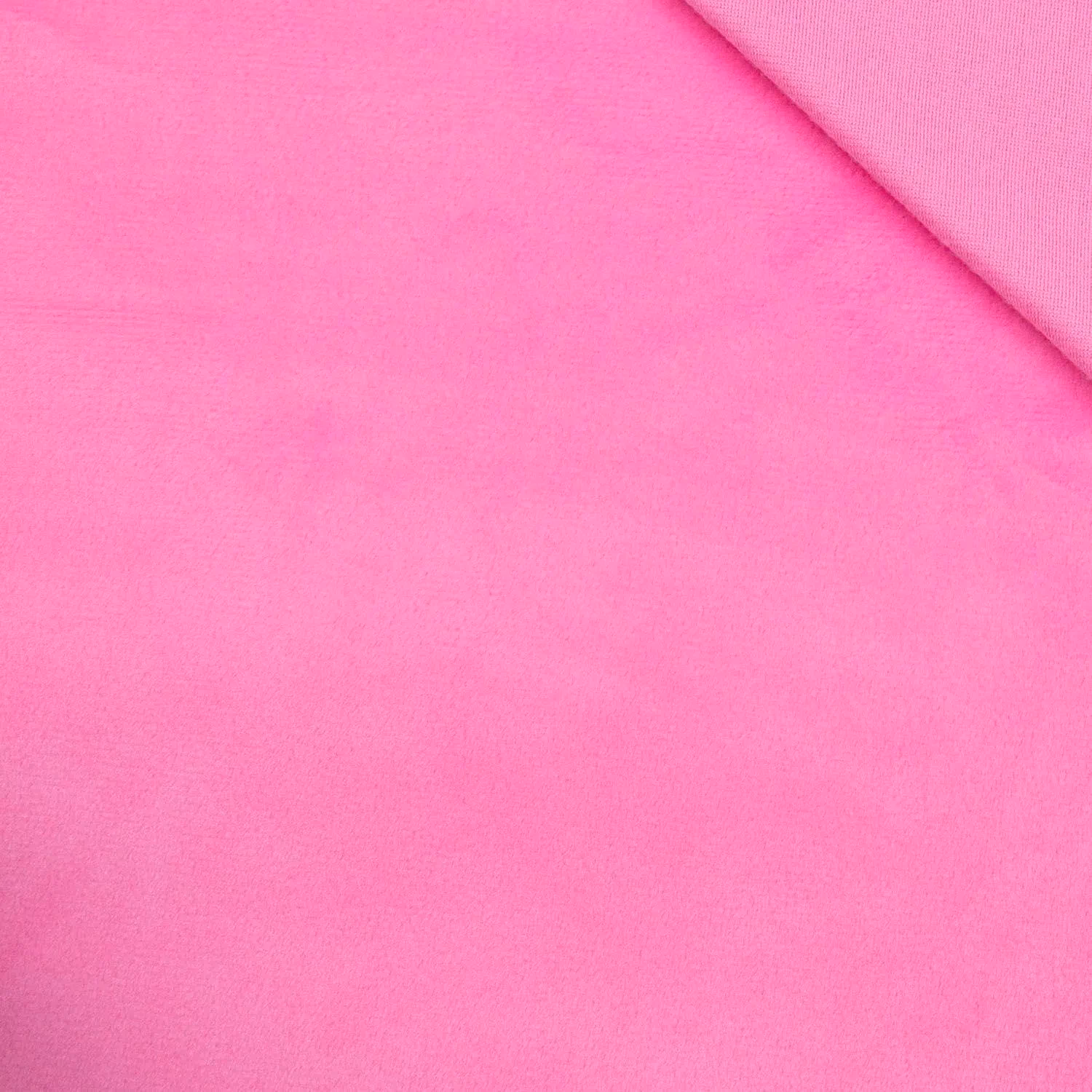 Czym zmyć klej do tapet z paneli?