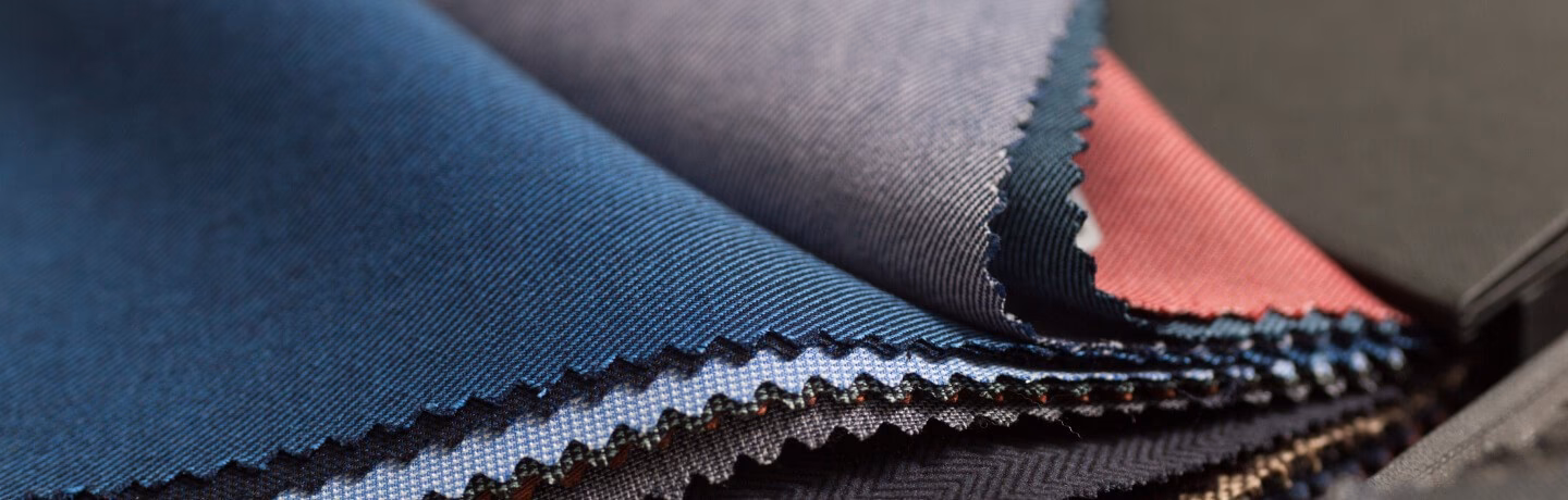 Jak wyczyścić welur na krześle?