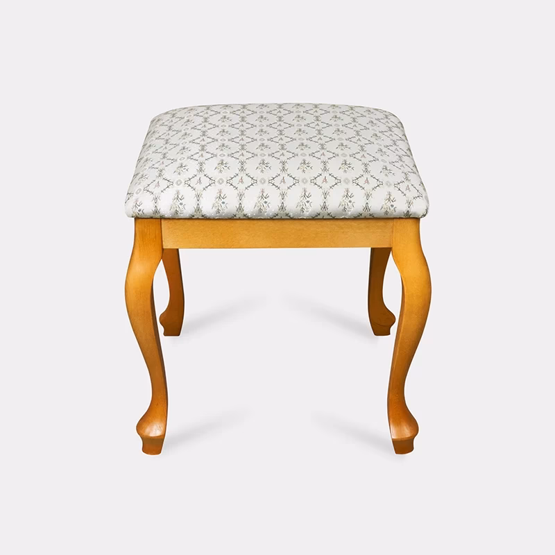 Taboret Ludwik – do jakich wnętrz pasuje?