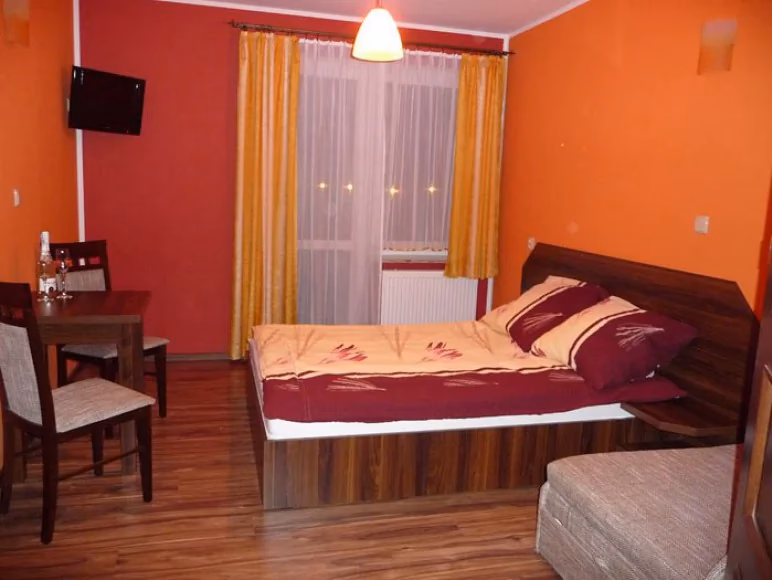 TAEL SP. Z O.O. - Meble tapicerowane, Władysławowo - Panorama Firm