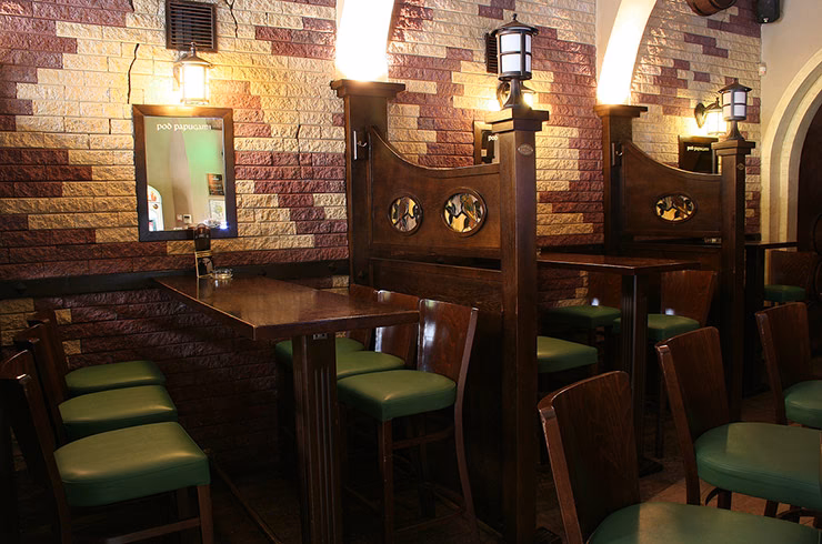 Tapicer Ruczaj – kiedy warto skorzystać z jego usług?