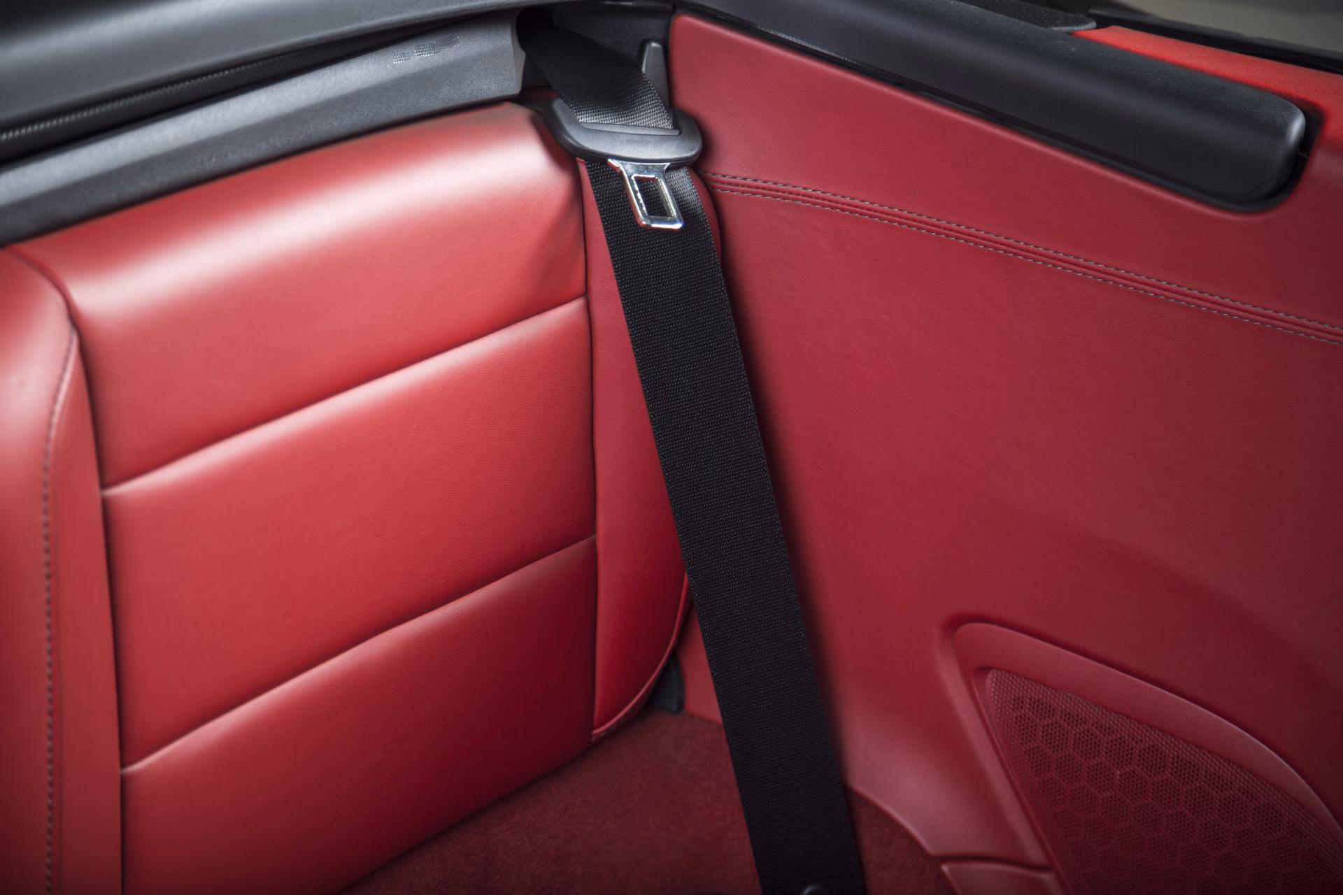 Ile kosztuje obszycie fotela samochodowego?