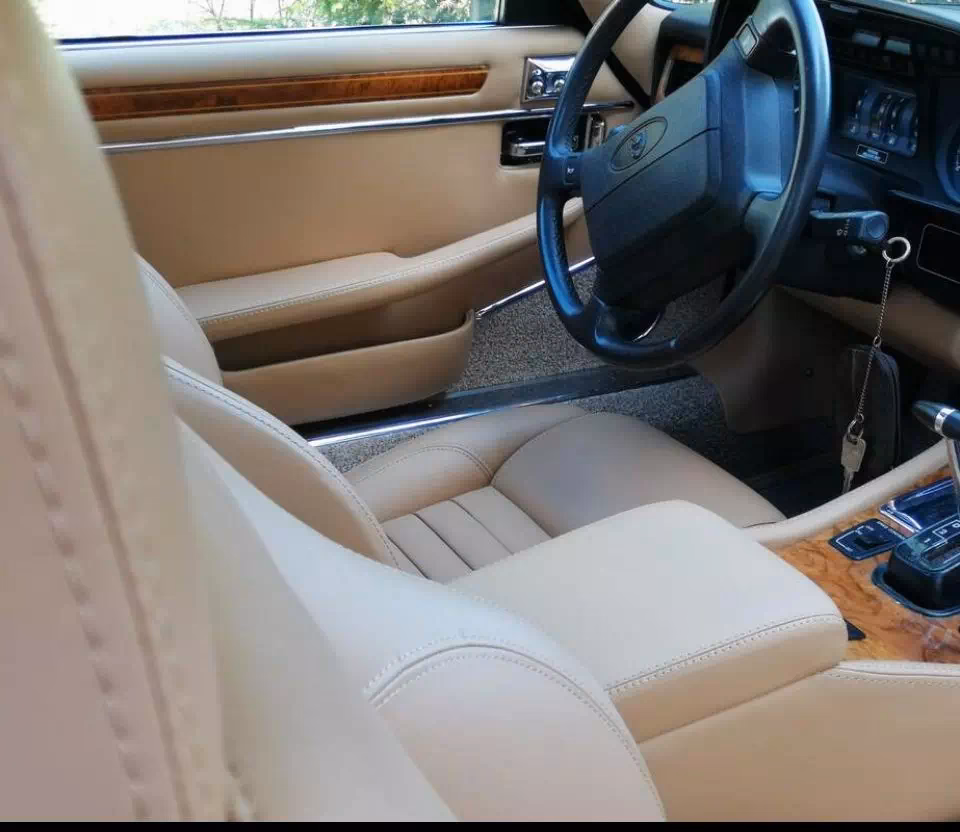 Czym wyczyścić tapicerkę w samochodzie?