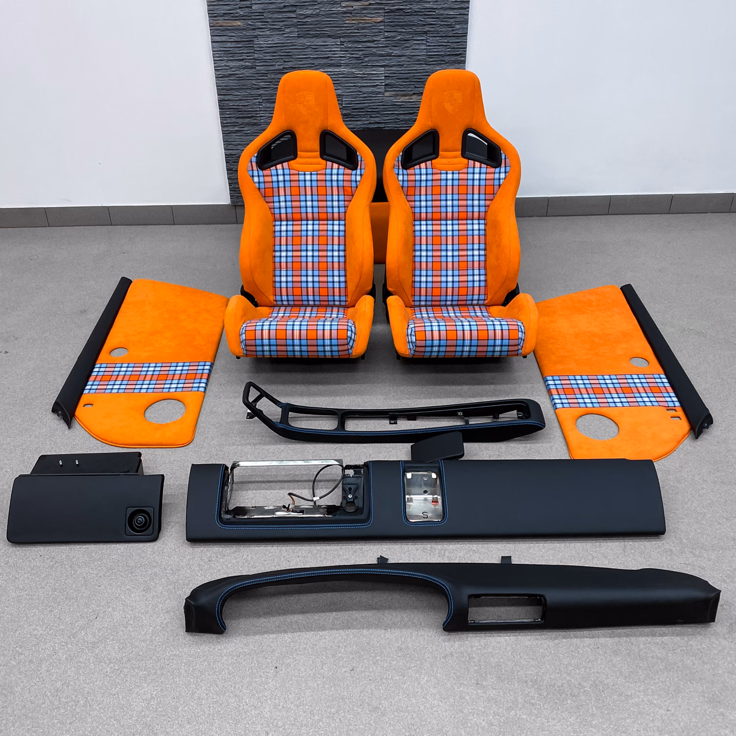 Czym najlepiej wyczyścić boczki samochodowe?