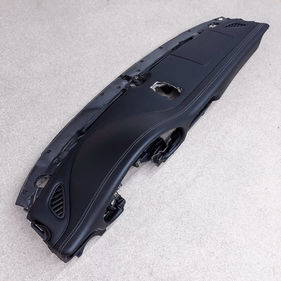 Jak odnowić plastik w samochodzie?