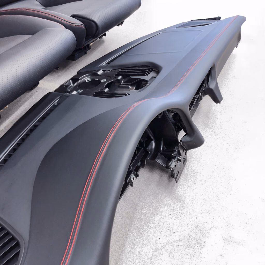 Czym można wyczyścić deskę rozdzielczą w samochodzie?