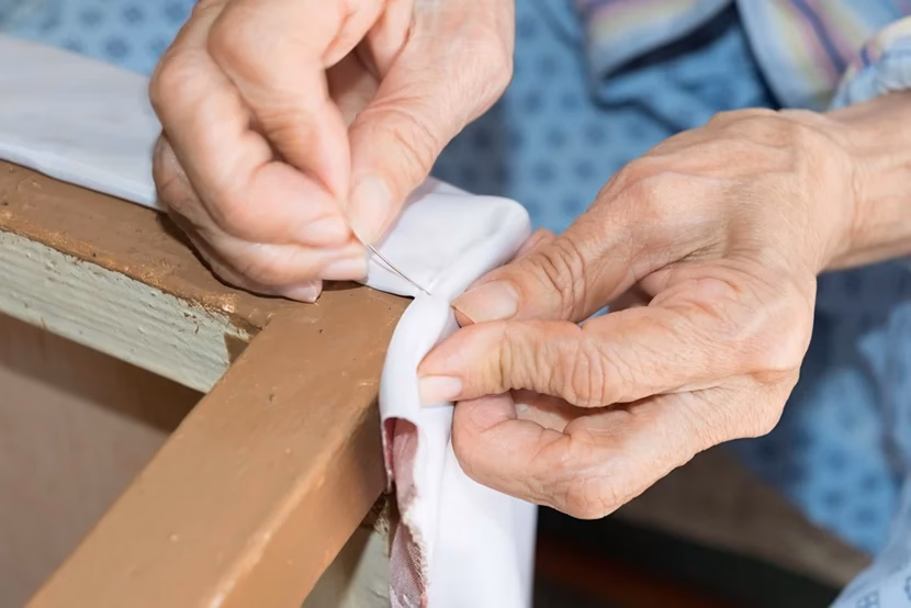 Czy opłaca się tapicerować stare meble?