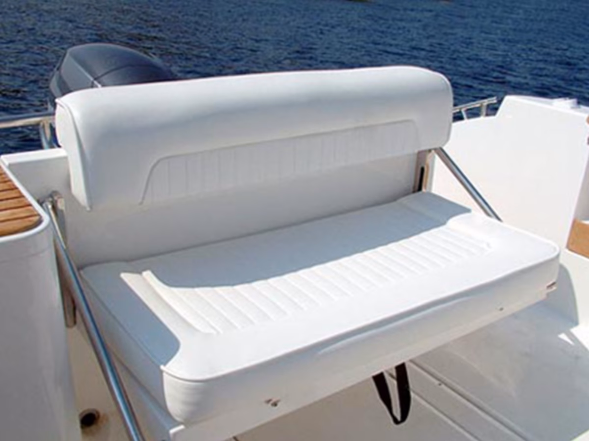 Czym się kierować przy wyborze tapicerki jachtowej?