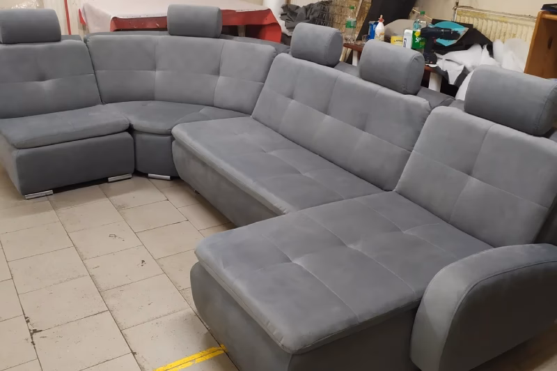 Czym wyczyścić narożnik z materiału?