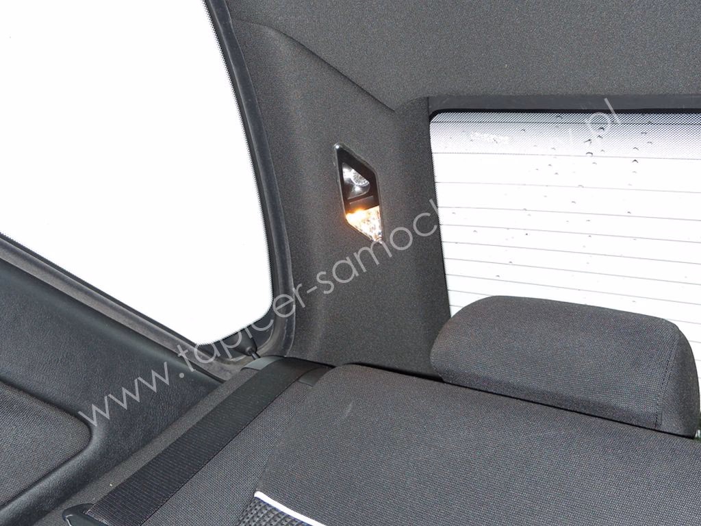 Czym wyczyścić podsufitkę w samochodzie?